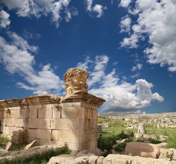 罗马废墟在杰拉什 (杰拉什的古代），约旦城市首都和大城市的约旦杰拉什省 — 图库照片