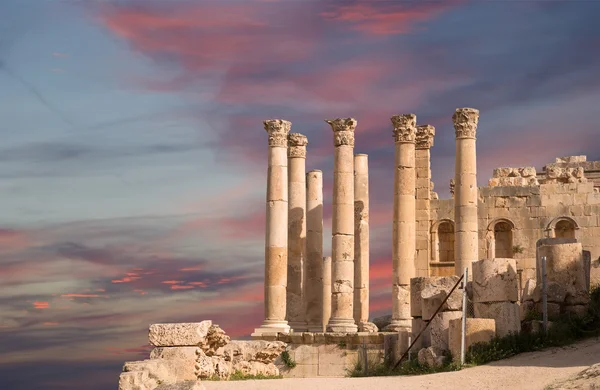 Ναός του Δία, Ιορδανίας πόλη jerash (ΓΕΡΑΣΑ της αρχαιότητας), πρωτεύουσα και μεγαλύτερη πόλη της jerash Κυβερνείο, Ιορδανία — Φωτογραφία Αρχείου