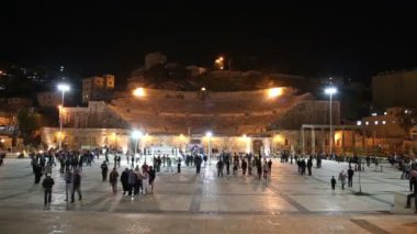 (gece) Roma Tiyatrosu Amman, Ürdün - tiyatro, antonius pius (ce, 138-161), büyük döneminde inşa edilmiş ve dik eğimli yapısı 6000 kişi hakkında koltuk