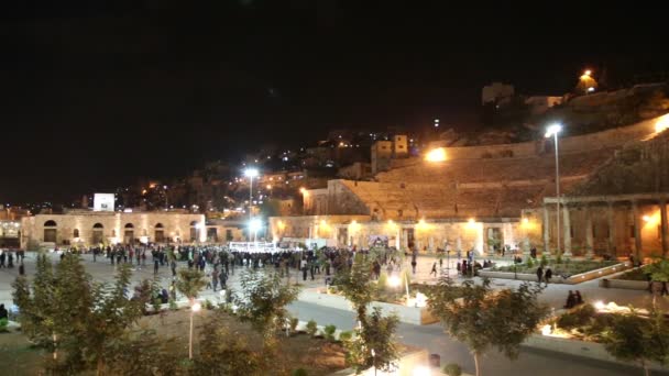 Roman Theatre in Amman (at night), Jordan -- theatre was built the reign of Antonius Pius (138-161 CE), large and steeply raked structure could seat about 6000 people — Stock Video