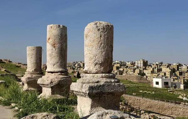 Amman město památek – staré římské citadel hill, Jordánsko — Stock fotografie