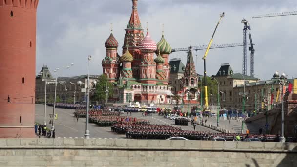 Generalprobe der Militärparade auf dem Roten Platz in Moskau, Russland. Mai, 07. 2014 — Stockvideo