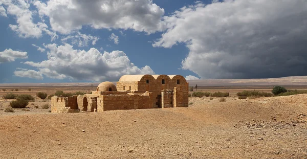 Quseir (Qasr) Castillo del desierto de Amra cerca de Ammán, Jordania. Patrimonio de la humanidad con frescos famosos . —  Fotos de Stock