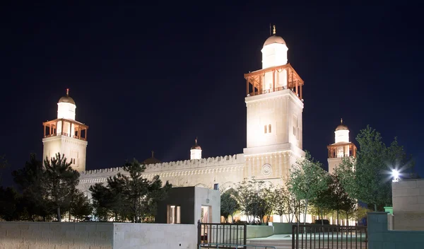 Král Husajn bin talal mešitu v Ammánu (v noci), Jordánsko — Stock fotografie