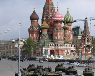 Rus silah. kremlin, Moskova, Rusya yakın askeri geçit töreni provası