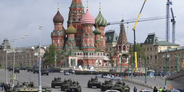Rus silah. kremlin, Moskova, Rusya yakın askeri geçit töreni provası