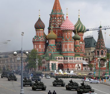 Rus silah. kremlin, Moskova, Rusya yakın askeri geçit töreni provası