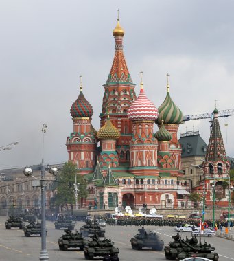 Rus silah. kremlin, Moskova, Rusya yakın askeri geçit töreni provası