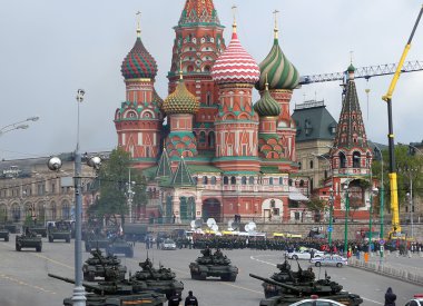 Rus silah. kremlin, Moskova, Rusya yakın askeri geçit töreni provası