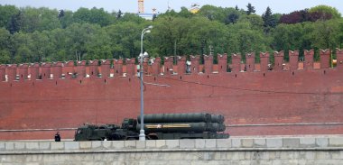 Rus silah. kremlin, Moskova, Rusya yakın askeri geçit töreni provası