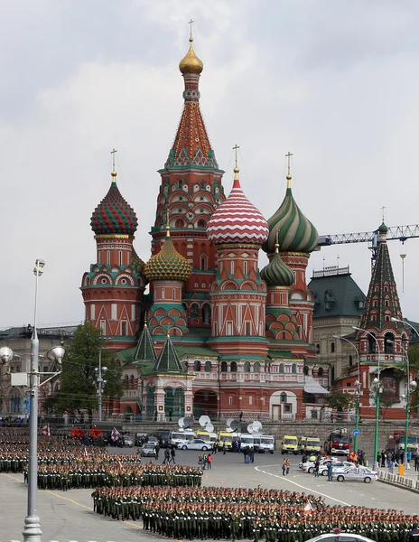 Repetitie van militaire parade op Rode plein Moskou, Rusland. mei, 07 2014 — Stockfoto