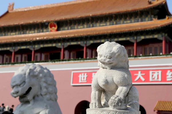 Tiananmen stadspoort toren aan de verboden stad ten noorden van tiananmen-plein, beijing, china — Stockfoto