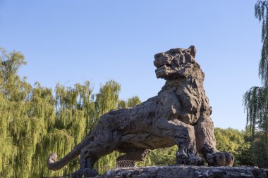 Tiger Pekin Hayvanat Bahçesi, Pekin, Çin'de heykel