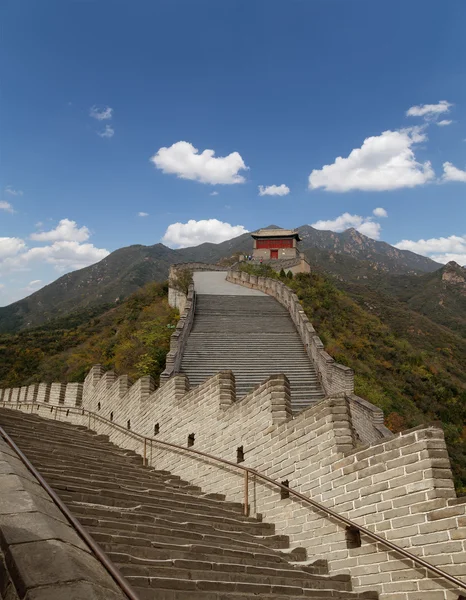 View of one of the most scenic sections of the Great Wall of China, north of Beijing — Stock Photo, Image