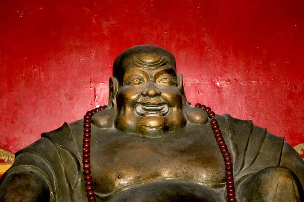 Buddhist Temple. Statue of Buddha-- Beihai Park -- is an imperial garden to the northwest of the Forbidden City in Beijing, China — Stock Photo, Image