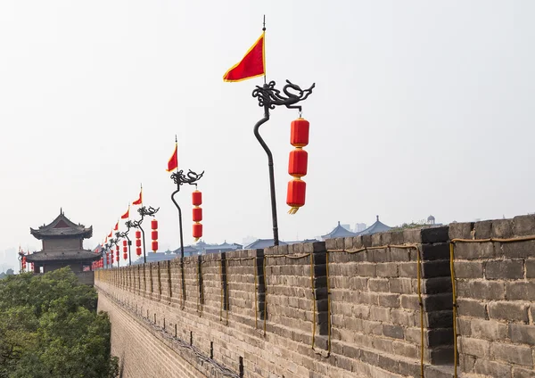 Οχυρώσεις του xian (sian, xi'an) μια αρχαία πρωτεύουσα της Κίνας--αντιπροσωπεύουν ένα από τα παλαιότερα και καλύτερα διατηρημένα τοίχοι κινεζική πόλη — Φωτογραφία Αρχείου
