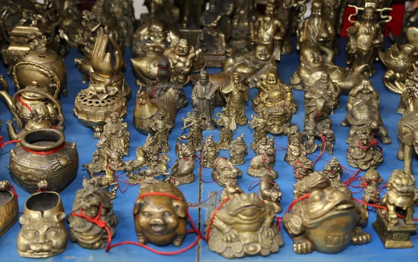 Los recuerdos tradicionales de China en la tienda de regalos — Foto de Stock