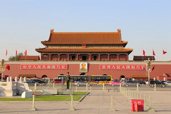 Torre de la puerta de Tiananmen a la Ciudad Prohibida al norte de la Plaza de Tiananmen, Beijing, China . —  Fotos de Stock