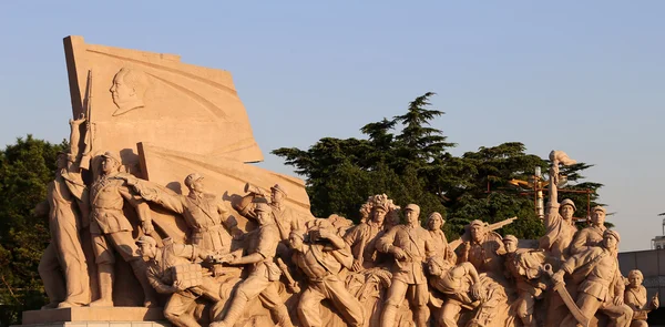 Revolutionerande statyer på Himmelska fridens torg i Peking, Kina — Stockfoto