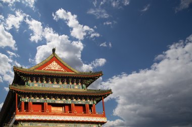 zhengyangmen kapısı (qianmen). Bu ünlü kapısı tiananmen Meydanı Pekin'de, Çin güneyinde yer alır
