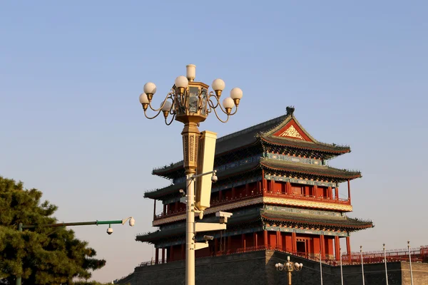 Zhengyangmen kapısı (qianmen). Bu ünlü kapısı tiananmen Meydanı Pekin'de, Çin güneyinde yer alır — Stok fotoğraf