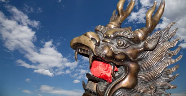 Bronze Guardian Lion Statue -- Beijing, China — Stock Photo, Image