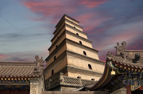 巨型大雁塔或大雁塔是位于南部西安仙西安），中国陕西省的一座佛教宝塔 — 图库照片