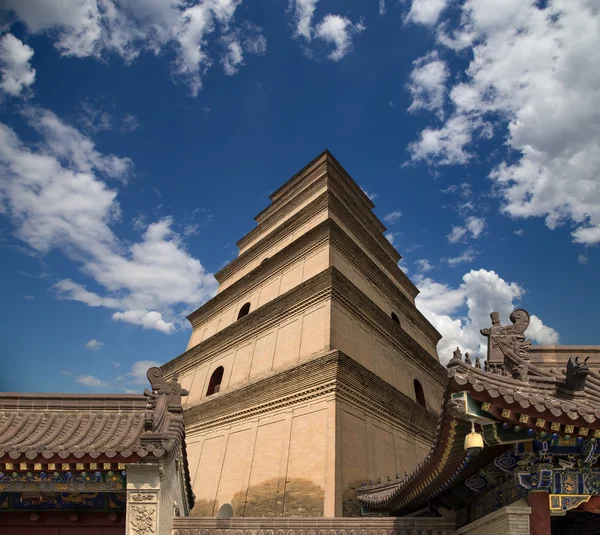 Pagode de Ganso Selvagem Gigante ou Big Wild Goose Pagoda, é um pagode budista localizado no sul de Xian (Sian, Xi 'an), província de Shaanxi, China — Fotografia de Stock