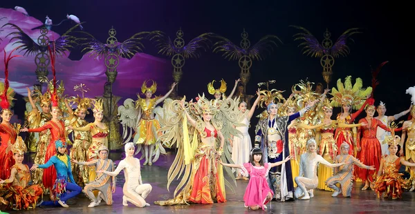 Tang Palace Show es interpretado por Shaanxi Dancing Troupe y creado en 1980, Xian (Sian, Xi 'an), China — Foto de Stock