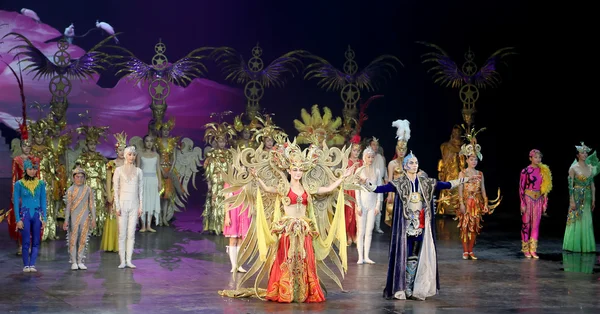 Tang Palace Show es interpretado por Shaanxi Dancing Troupe y creado en 1980, Xian (Sian, Xi 'an), China — Foto de Stock