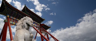 Yasak Şehir Pekin, Çin'in kuzeybatısında bir imparatorluk Bahçesi koruyucu aslan heykeli beihai Park taş mı