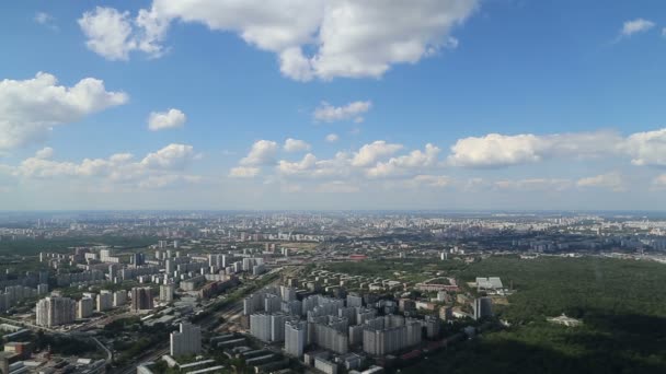 Spectaculaire luchtfoto (340 m) van Moskou, Rusland. uitzicht vanaf Ostankino-televisietoren — Stockvideo