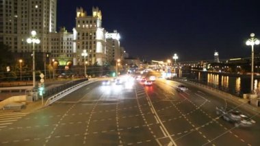 setin Moskova Nehri ve gece trafik, Moskova, Rusya