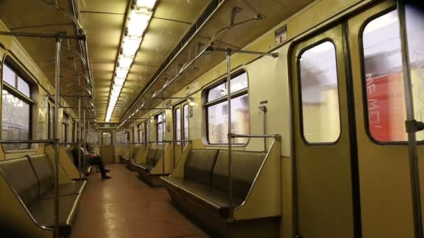 En métro, métro de Moscou (métro), Russie — Video