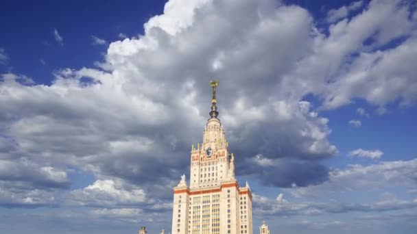Hovedbygningen Til Lomonosov Statsuniversitet Moskva Sparrow Hills Sommerdag Det Russlands – stockvideo
