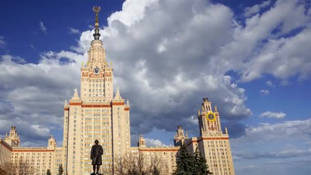 Hovedbygningen Til Lomonosov Statsuniversitet Moskva Sparrow Hills Sommerdag Det Russlands – stockvideo