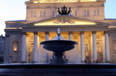 Bolşoy Tiyatrosu (Büyük, Büyük ya da Büyük Tiyatro, Bolşoy olarak da hecelenir), Moskova, Rusya