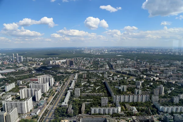 Espectacular vista aérea (340 m) de Moscú, Rusia. Vista desde la torre de televisión de Ostankino — Foto de Stock