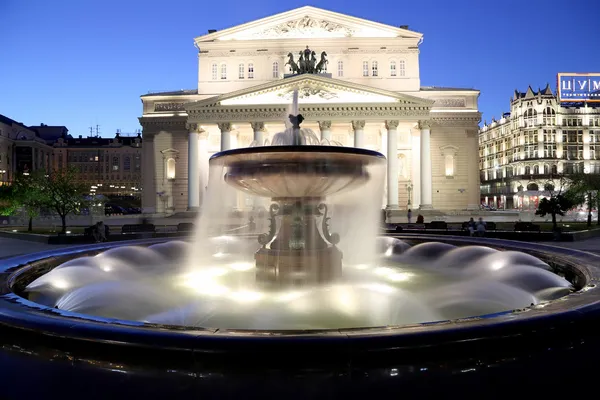 Bolşoy Tiyatrosu (Büyük, Büyük ya da Büyük Tiyatro, Bolşoy olarak da hecelenir), Moskova, Rusya