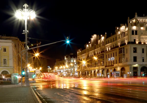 Historisk byggnad i centrum av Moskva (metropol hotel) på natten, Ryssland — Stockfoto