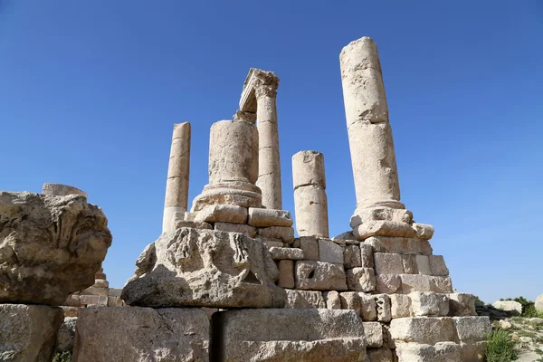 Templo de Hércules, Columnas corintias romanas en Citadel Hill, Ammán, Jordania —  Fotos de Stock