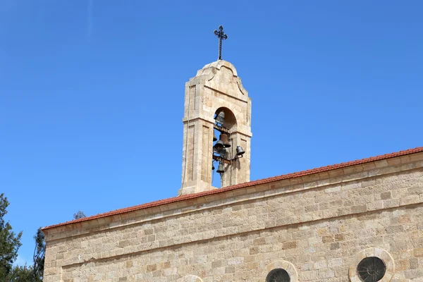 Basílica ortodoxa griega de San Jorge en la ciudad Madaba, Jordania, Oriente Medio — Foto de Stock