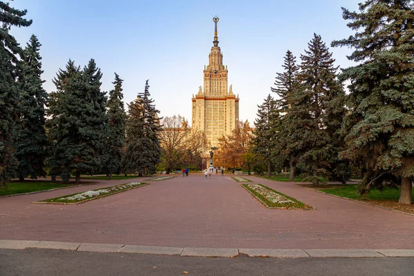 Moskva Rusko 2021 Hlavní Budova Lomonosov Moskevské Státní Univerzity Sparrow — Stock fotografie