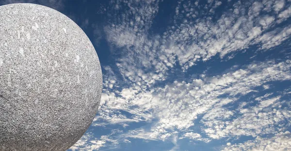 Gran Bola Granito Fondo Del Cielo Con Nubes — Foto de Stock
