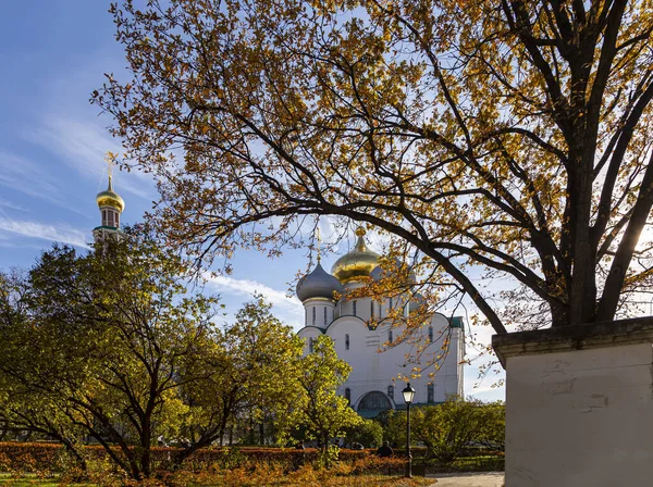 Novodevichy Klasztor Bogoroditse Smolensky Klasztor Słoneczny Jesienny Dzień Moskwa Rosja — Zdjęcie stockowe