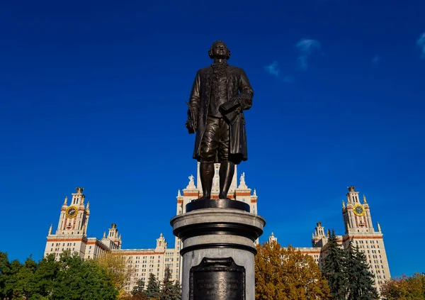 Blick Auf Das Denkmal Für Michail Wassiljewitsch Lomonossow Herbstsonniger Tag — Stockfoto