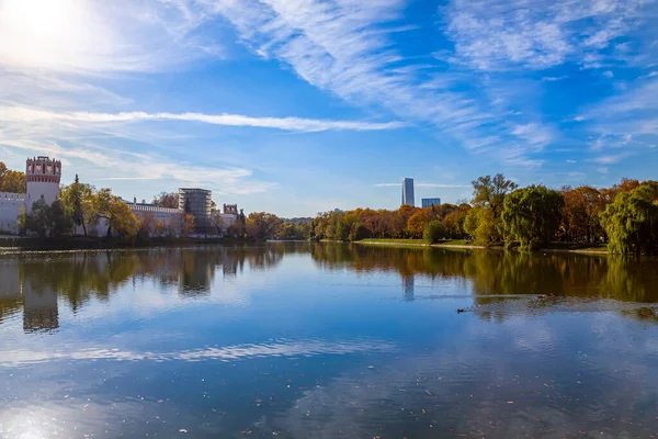 Kilátás Nyílik Novodevichy Kolostorra Bogoroditse Smolensky Kolostor Nagy Novodevichy Tóra — Stock Fotó