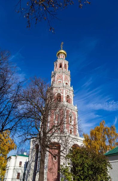 Novodevichy Klooster Bogoroditse Smolensky Klooster Een Zonnige Herfstdag Een Achthoekige — Stockfoto