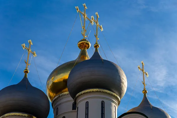 Novodevichy Kloster Bogoroditse Smolensky Kloster Solig Dag Domkyrkorna Vår Fru — Stockfoto