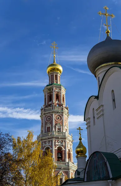 Convento Novodevichy Monasterio Bogoroditse Smolensky Día Soleado Otoño Campanario Octagonal —  Fotos de Stock